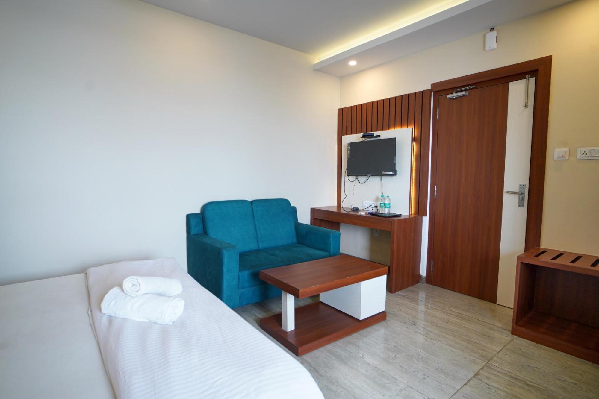 Royal Sea View !! Beach Front With Free Wifi !! Digha  Esterno foto