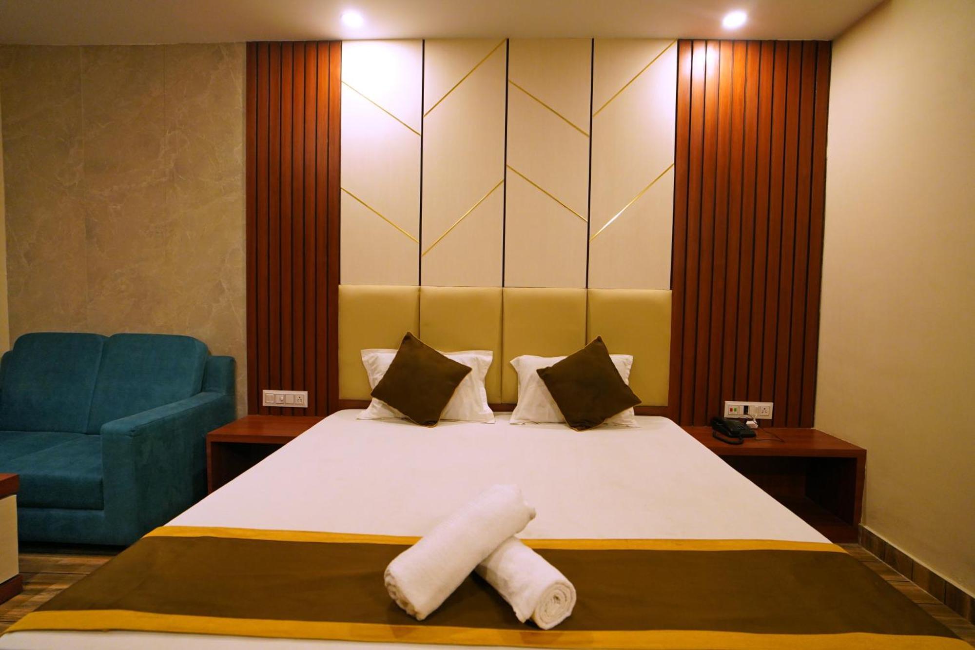 Royal Sea View !! Beach Front With Free Wifi !! Digha  Esterno foto
